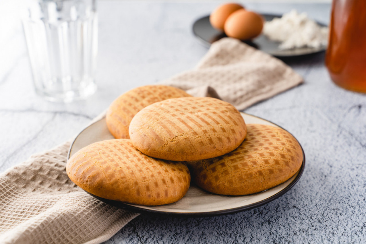 EVO KAKO DA NAPRAVITE NAJSOČNIJE MEDENJAKE: Zasladite praznike starinskom poslasticom koja odoleva vremenu