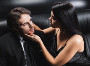 ŠTA JE TAČNO PREVARA: Dopisivanje, flert, izlasci, poljubac ili nešto više od svega toga?