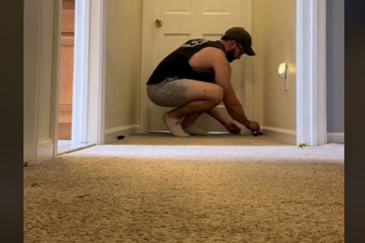 OVAJ SNIMAK JE VIDELO VIŠE OD 55 MILIONA LJUDI: Ono što ovaj čovek radi zapanjilo je ljude na mrežama! (VIDEO)