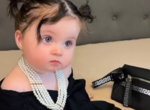 O OVOJ BEBI BRUJI INTERNET: Devojčica prelepih očiju izazvala brojne reakcije na mrežama, a evo i zbog čega! (VIDEO)