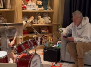 ČULA JE ČUDNE ZVUKE IZ SOBE I POTRČALA: Majka je bila šokirana kada je zatekla dvogodišnju ćerku da radi ovo! (VIDEO)