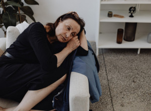 SVEKRVA IZ NIŠA PREPLAKALA PRAZNIKE: „Dok me je snaja vređala, moj sin je ćutao kao zaliven“ (FOTO)