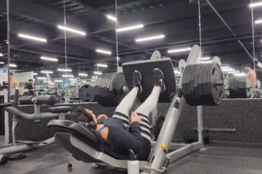 OTIŠLA JE NA TRENING U NOVIM HELANKAMA: Tek na snimku je videla da je napravila kobnu grešku! (FOTO+VIDEO)