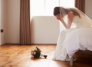 "SUPRUG SE GRUBO NAŠALIO SA MNOM NA DAN SVADBE, A ONDA SAM SAZNALA ZASTRAŠUJUĆU ISTINU O NJEMU": Ispovest mlade koja se razvela dva dana posle venčanja (FOTO)