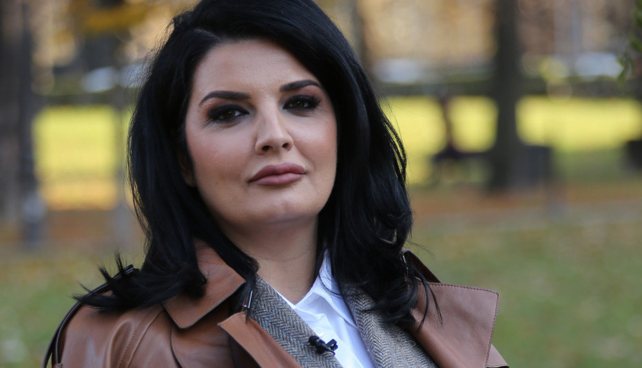 MILENA POPOVIĆ OTKRILA POTRESNO ZNAČENJE TETOVAŽE: Na zglobu desne ruke nosi večnu uspomenu na Olivera! (FOTO)