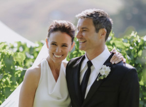 SVI PRIČAJU O VENČANJU BIVŠE PREMIJERKE NOVOG ZELANDA: Jedan detalj je svima privukao pažnju (FOTO)