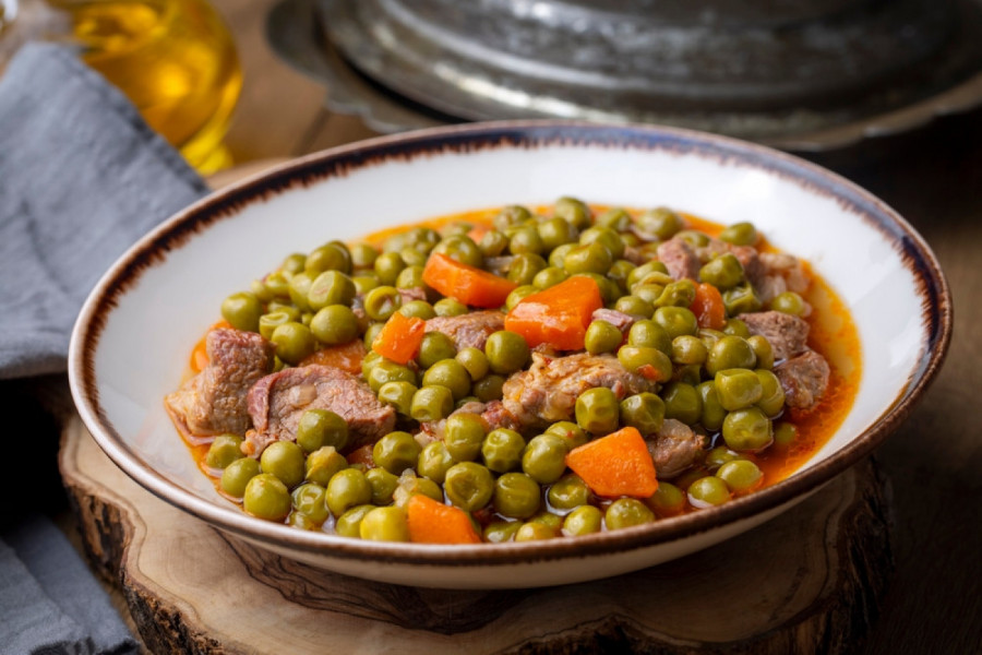 KAKO DA NAPRAVITE GRAŠAK SA PILETINOM: Čak i deca će ga voleti ako ga spremate na ovaj način!