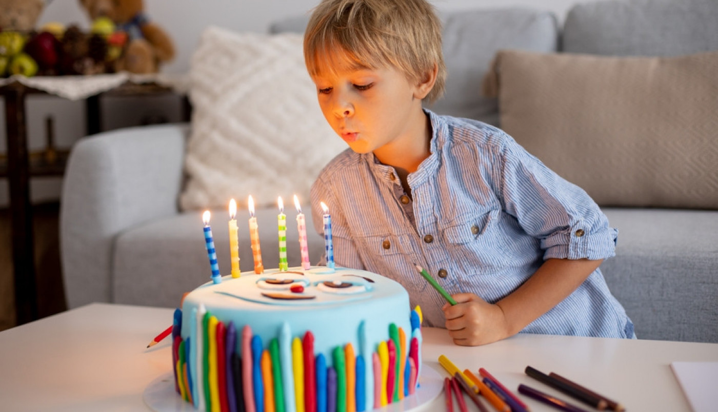 DONEO JE BRATU TORTU ZA ROĐENDAN: Kad je slavljenik ugasio svećicu, usledio je neočekivani gest (VIDEO)