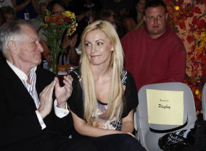 ONA JE IMALA 21 GODINU, A ON 81 - I ZLOSTAVLJAO JU JE U ČUVENOJ VILI! Otkrivena jeziva istina o zečicama: Pre intime nas je mazao uljem od kog smo dobijale infekciju, a OVO nam je tražio!