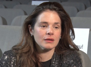 IVANA JE MISLILA DA IMA KIJAVICU, USLEDIO JE MOŽDANI UDAR: Glumica se nakon borbe za život vratila na scenu, ovo su svi detalji (FOTO)