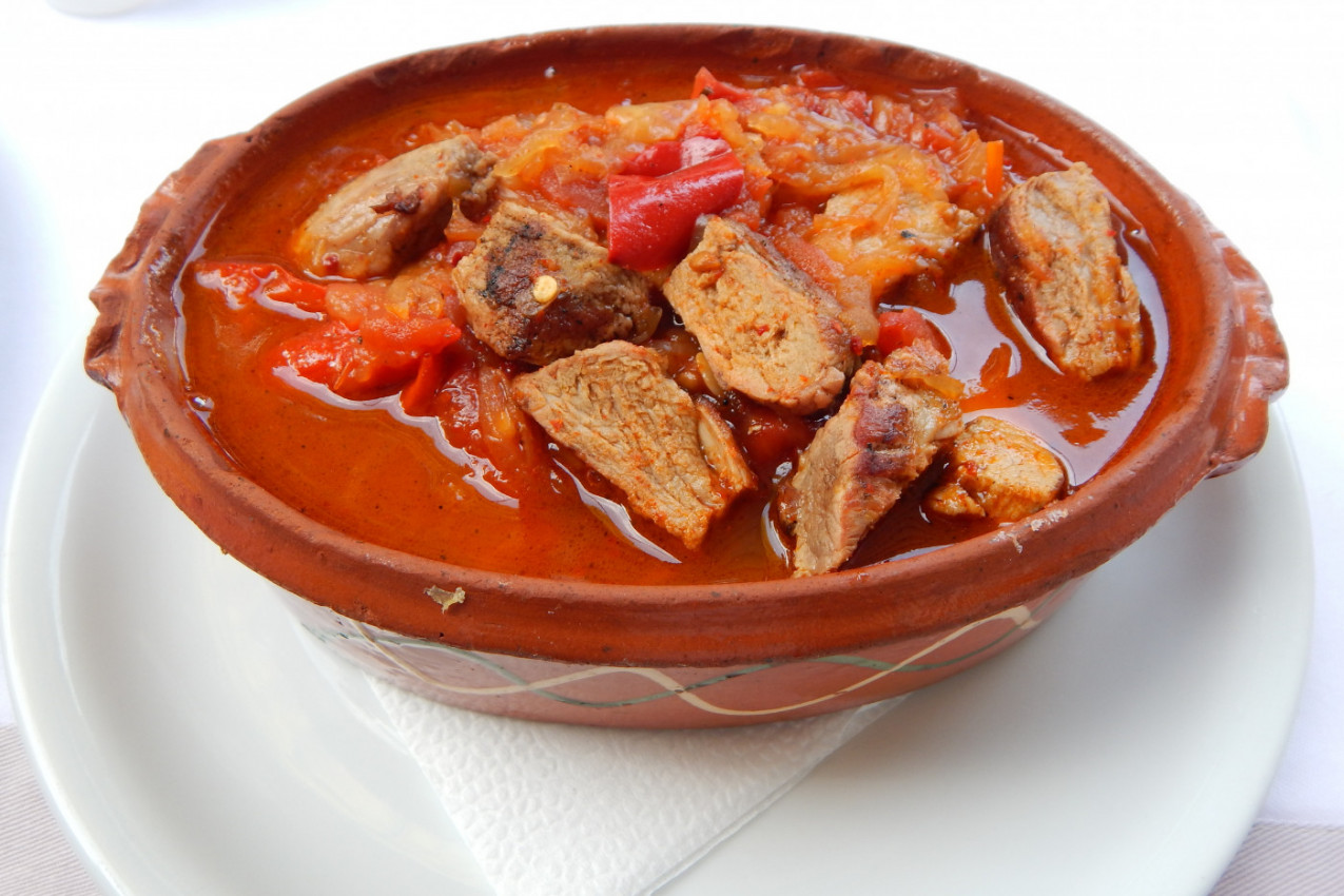 ORIGINALNI RECEPT ZA BOSANSKI LONAC: Tradicionalno jelo rudara koje je osvojilo Balkan!