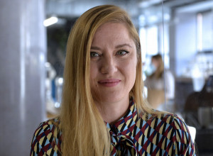 NAŠA PRELEPA GLUMICA POZIRALA JE U PLEJBOJU, A IMA BRATA KOJI SE ZAMONAŠIO I SUPRUGA KOJEG KRIJE OD JAVNOSTI: "Ako ste u miru sa svojim odlukama, sve je u redu" (FOTO)