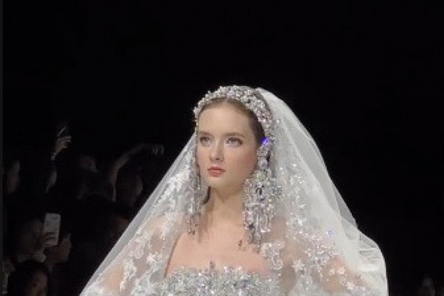 ZBOG OVE VENČANICE ĆE VAM ZASTATI DAH: Svaki pogled na nju učiniće da se iznova zaljubite (VIDEO)