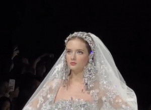 ZBOG OVE VENČANICE ĆE VAM ZASTATI DAH: Svaki pogled na nju učiniće da se iznova zaljubite (VIDEO)