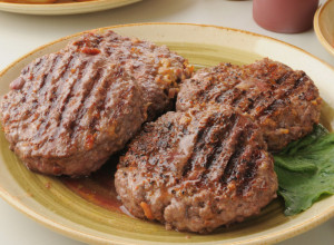 PLJESKAVICA PUNJENA KAČKAVALJEM I ŠUNKOM: Istog trena zaboravićete na sve druge delikatese sa roštilja