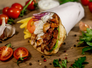 RECEPT ZA DOMAĆI GIROS: Neka vaš dom zamiriše na Grčku, more i uživanje