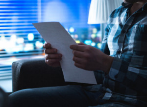 OBJAVIO JE PISMO KOJE MU JE MAJKA NA SAMRTI OSTAVILA: Nakon što pročitate ove reči, odmah ćete pozvati svoje roditelje!