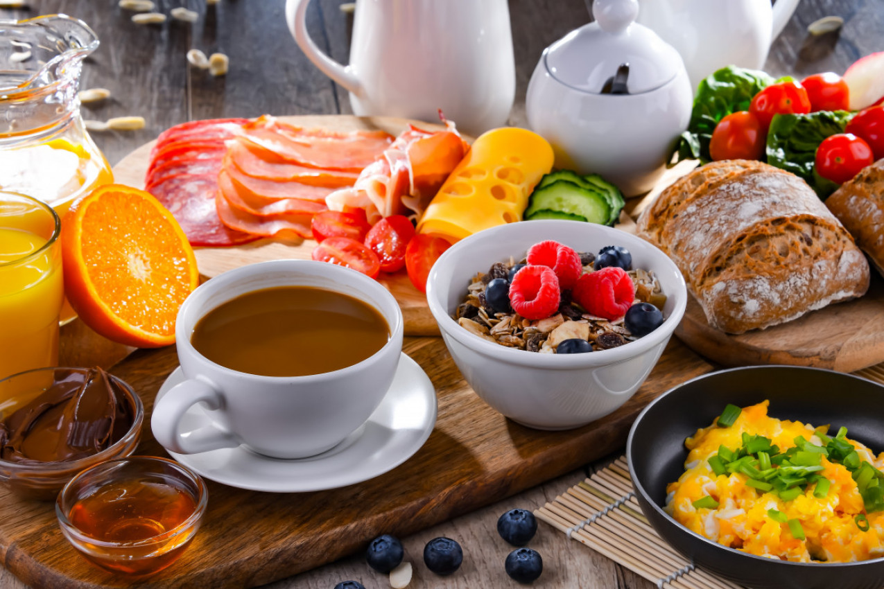 ŠTA JEDETE ZA DORUČAK: Ovih 5 namirnica izbegavajte ukoliko želite da smršate! (FOTO)