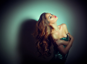 TOP 5 NAJPRIVLAČNIJIH ŽENA ZODIJAKA: One imaju moć da osvoje sve svojom lepotom i šarmom!