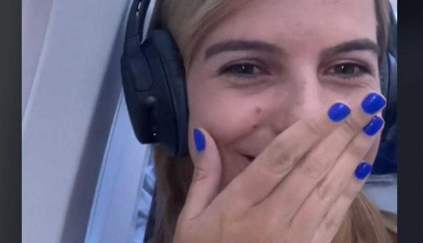 POSLALA JE PORUKU SLATKOM MOMKU: Nije se nadala onome što je usledilo, njegov odgovor ju je potpuno iznenadio! (VIDEO)