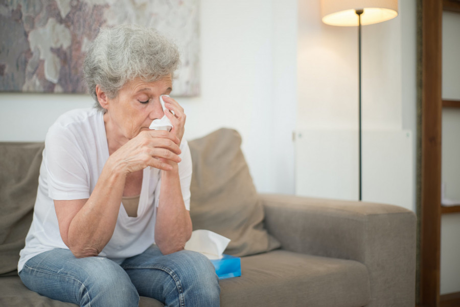 "SNAJA MI DOZVOLJAVA DA VIĐAM UNUČE SAMO AKO JOJ SREĐUJEM KUĆU": Ispovest ponižene svekrve i bake podelila korisnike Interneta