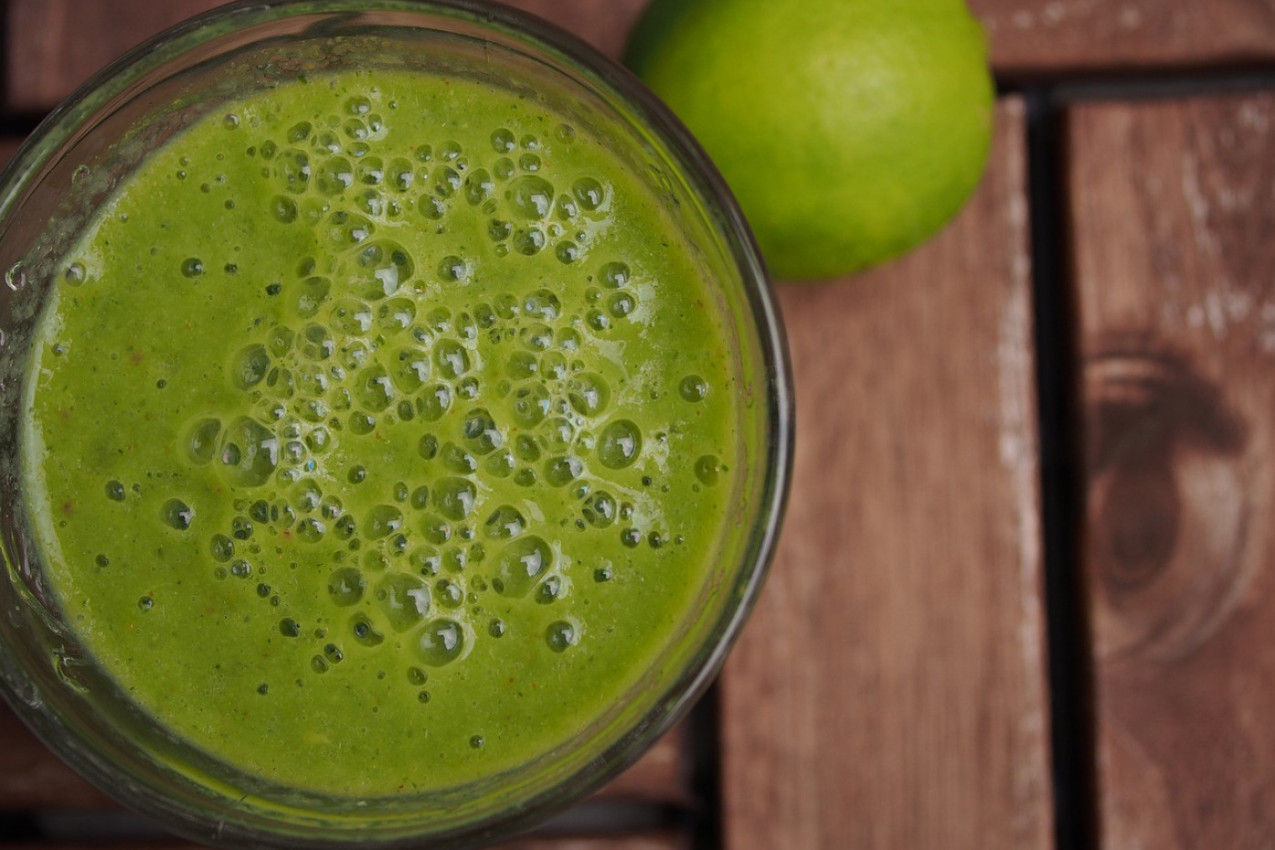 SOK ZA KOJIM SU ŽENE NA INSTAGRAMU POLUDELE: Smanjuje nadutost, a kožu čini blistavom (RECEPT)