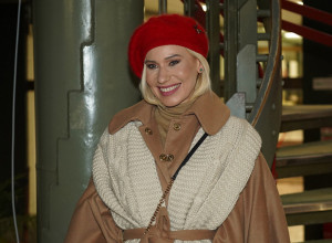 MARIJA VELJKOVIĆ U KRATKOJ HALJINICI DOK JOJ RASTKO ČUVA LEĐA:"Mare, prelepa si i prezgodna, a on uz tebe sija!"