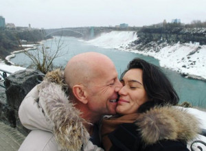 SUPRUGA TEŠKO BOLESNOG BRUSA VILISA PODELILA DIRLJIVU PORUKU ZA DAN ZALJUBLJENIH: Zbog njenih reči ljudi ne prestaju da plaču