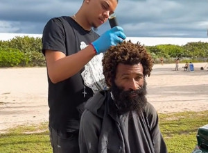 PRONAŠAO JE ZAPUŠTENOG BESKUĆNIKA I ODVEO GA U HOTEL NA PRENOĆIŠTE: Ono što je uradio posle par sati potpuno ga je slomilo (VIDEO)