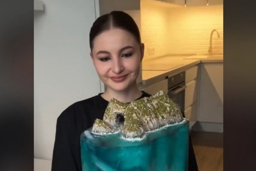 NAPRAVILA JE MAKETU MORSKOG PEJZAŽA, A ONDA JE DOHVATILA NOŽ: Ljudi su u neverici gledali šta se krije iza svega (VIDEO)