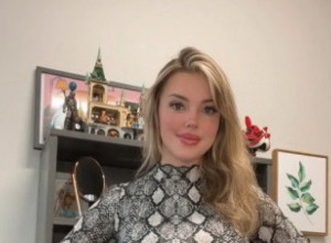 PLAVUŠA BUJNOG POPRSJA NA METI KRITIKA: Evo šta joj zameraju šefovi i zašto je vraćena s posla!(VIDEO)