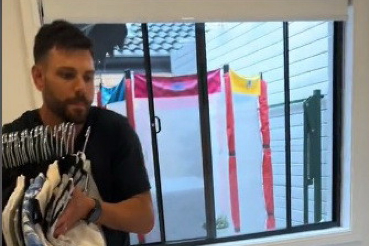 "OVAJ ČOVEK JE REŠIO SVE NAŠE PROBLEME": Otkrio kako se pakuje za selidbu i nećete verovati koliko je trik jednostavan! (VIDEO)