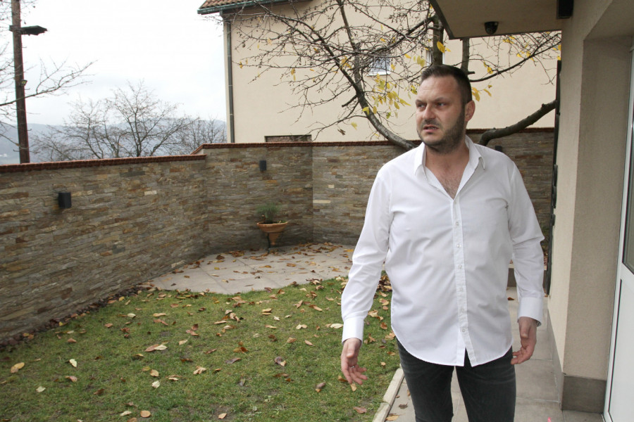 "TRAŽIO SAM DA ME VOZE U BOLNICU, MISLIO SAM DA IMAM UNUTRAŠNJE KRVARENJE": Dejan Petrović progovorio o saobraćajnoj nesreći i noćnim morama koje je imao nakon nje