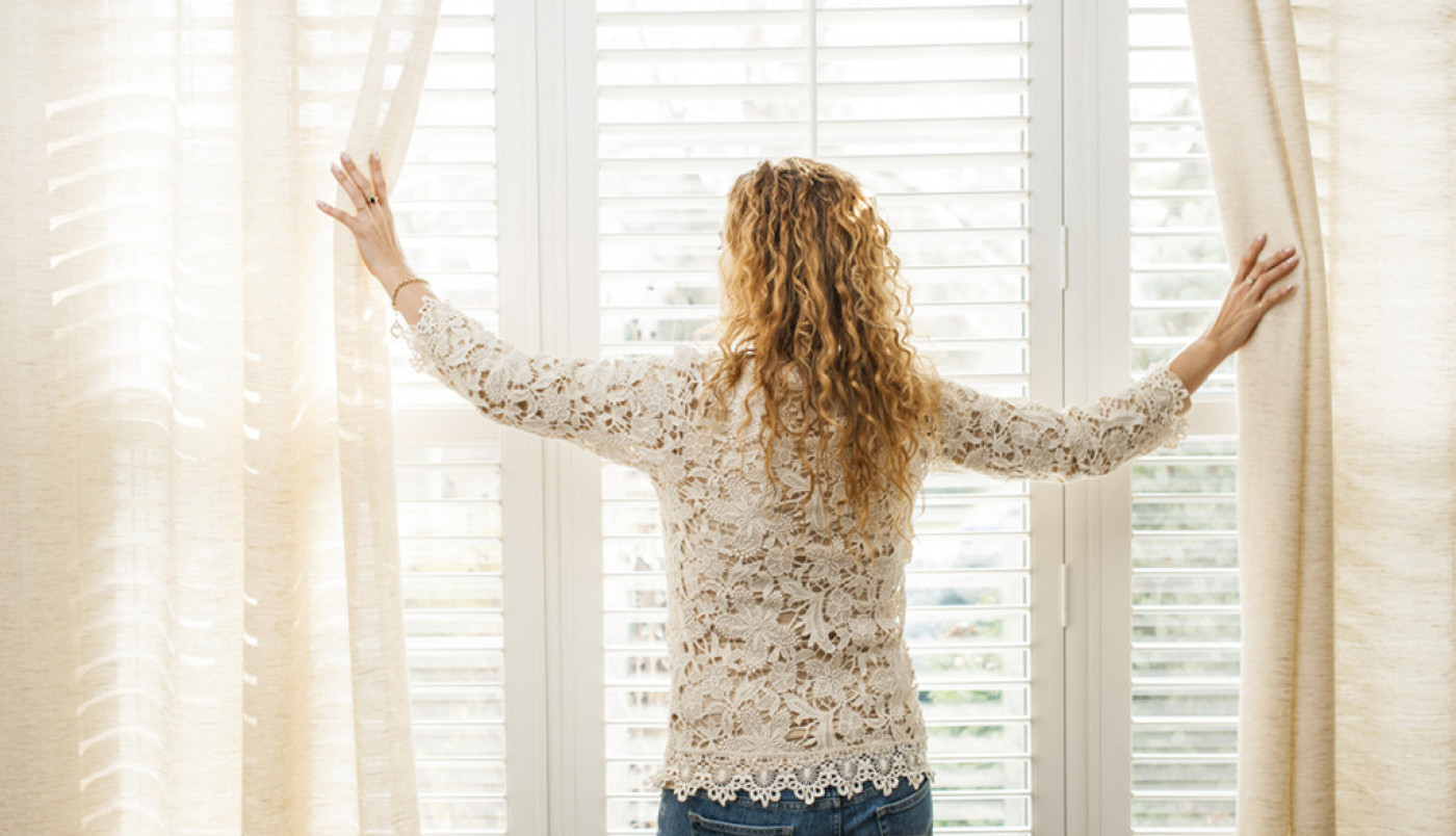 KAKO DA ZAVESE ŠTO DUŽE BUDU BELE: Trik iskusnih domaćica koji provereno radi