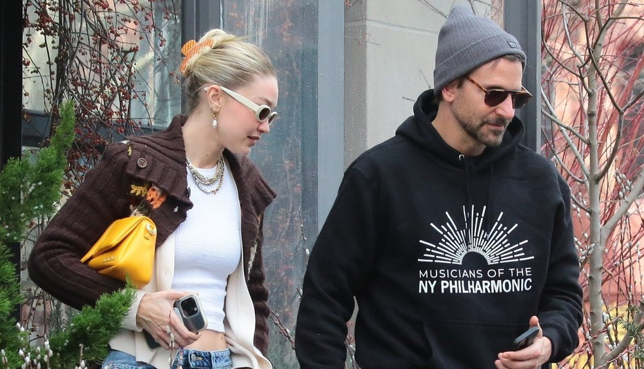 ISPLIVAO INTIMNI SNIMAK ĐIĐI HADID I BREDLIJA KUPERA: Više se ne suzdržavaju, sve pršti od ljubavi (VIDEO)