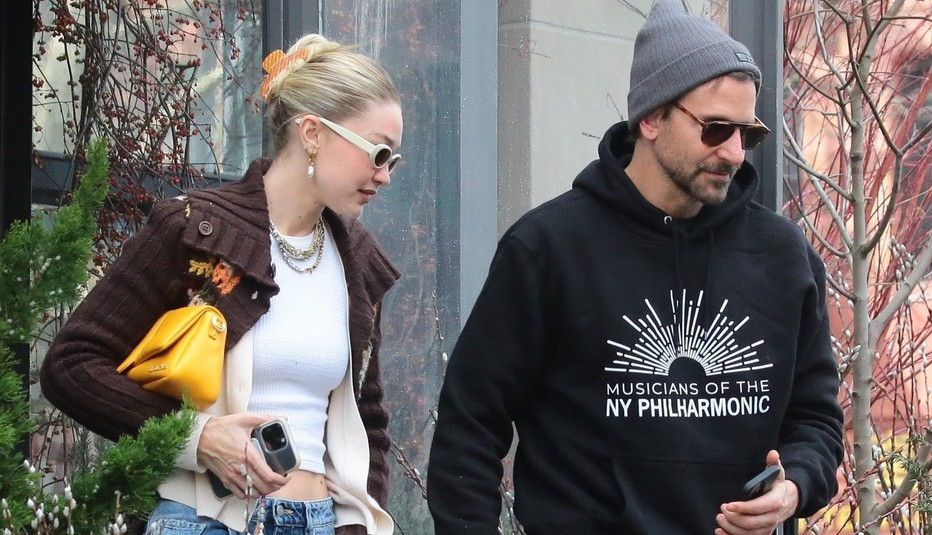 ISPLIVAO INTIMNI SNIMAK ĐIĐI HADID I BREDLIJA KUPERA: Više se ne suzdržavaju, sve pršti od ljubavi (VIDEO)