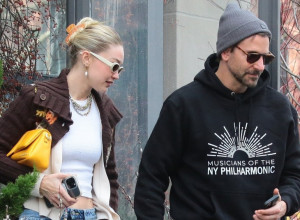 ISPLIVAO INTIMNI SNIMAK ĐIĐI HADID I BREDLIJA KUPERA: Više se ne suzdržavaju, sve pršti od ljubavi (VIDEO)