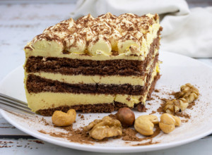 ČAROBAN KOLAČ OD JEDNOG JAJETA: Recept za jeftinu a preukusnu poslasticu kojoj je nemoguće odoleti!