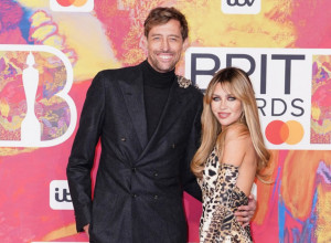 NAJLEPŠI PAROVI NA DODELI BRIT NAGRADA: Ebi i Zara blistale u provokativnim izdanjima pokraj voljenih muškaraca (FOTO)