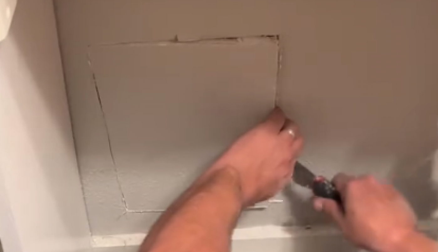 BRAČNI PAR JE UNUTAR ZIDA KUĆE ČUO TAJANSTVENU BUKU: Kad su otvorili rupu došli su do šokantnog otkrića!(FOTO+VIDEO)