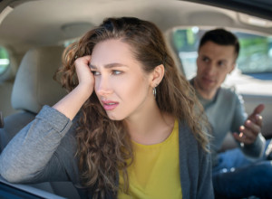 ZAPOČELA JE AFERU SA KOLEGOM SA POSLA: "Hoću da ga ostavim, a on me ucenjuje onim što mi najviše znači!" (FOTO)