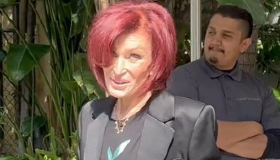 ŠERON OZBORN ŠOKIRALA PREMRŠAVIM IZGLEDOM: Izgleda iscrpljeno i izdeformisano, svi gledaju njenu dramatičnu transformaciju (FOTO)