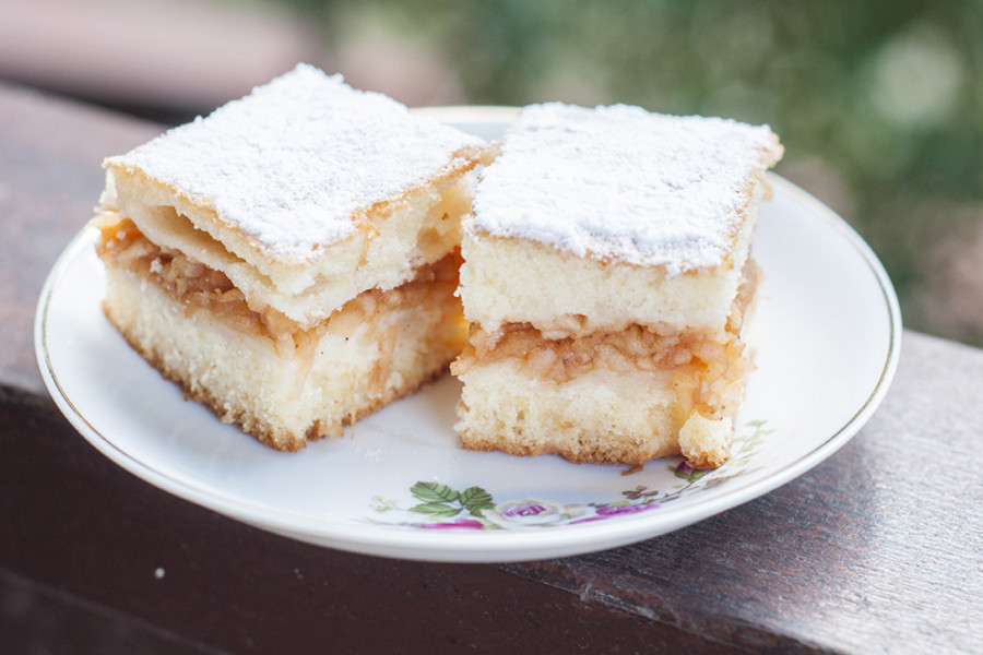KAKO DA TESTO ZA LENJU PITU NE POTAMNI: Bakin savet za najlepši i najukusniji kolač ikada!