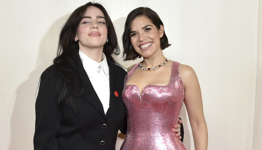 BILI AJLIŠ KAO SREDNJOŠKOLKA, AMERIKA FERERA BLISTA U PINK HALJINI: Pop zvezda poslala važnu poruku (FOTO)