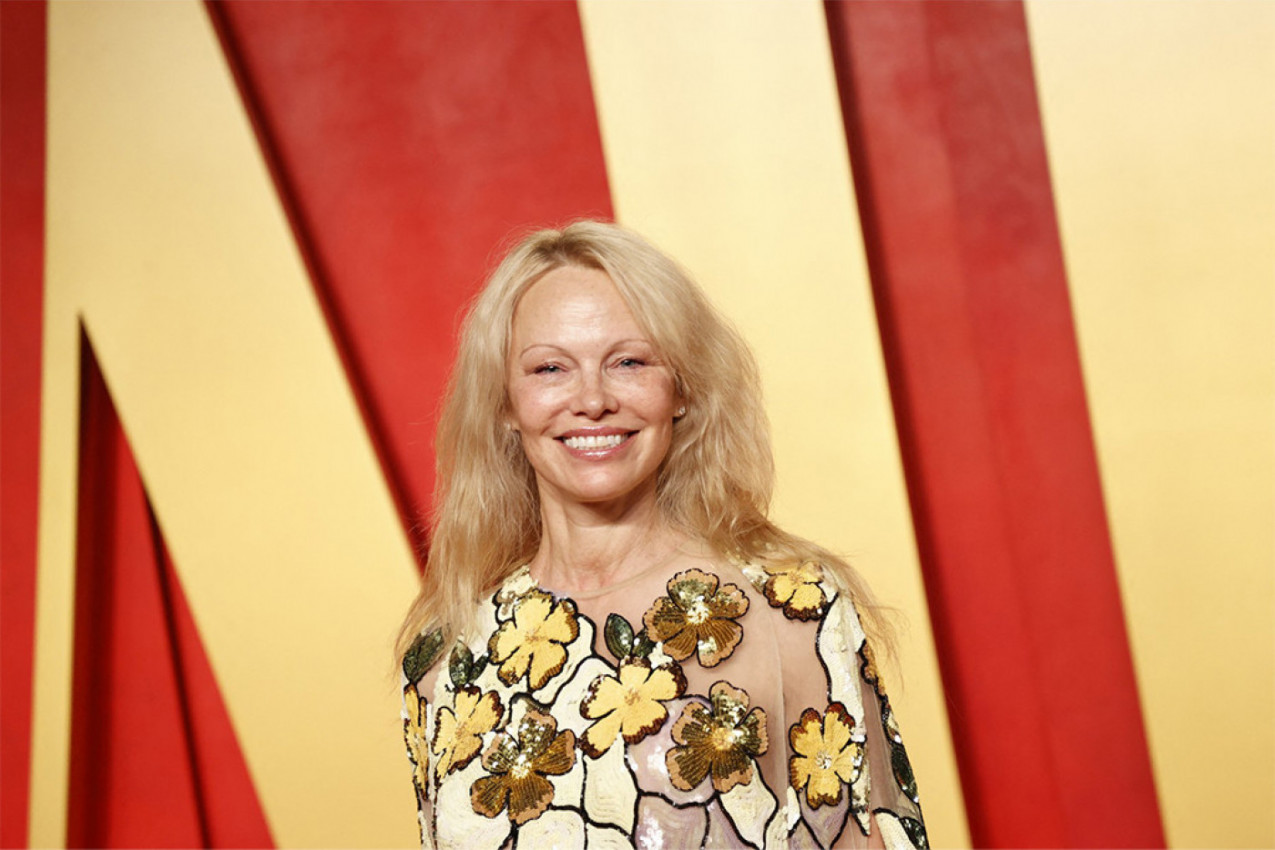 PAMELA ANDERSON NEPREPOZNATLJIVA BEZ ŠMINKE: Sin je molio da angažuje tim za glamur, ona je odbila - rezultat je zapanjujuć! (FOTO)