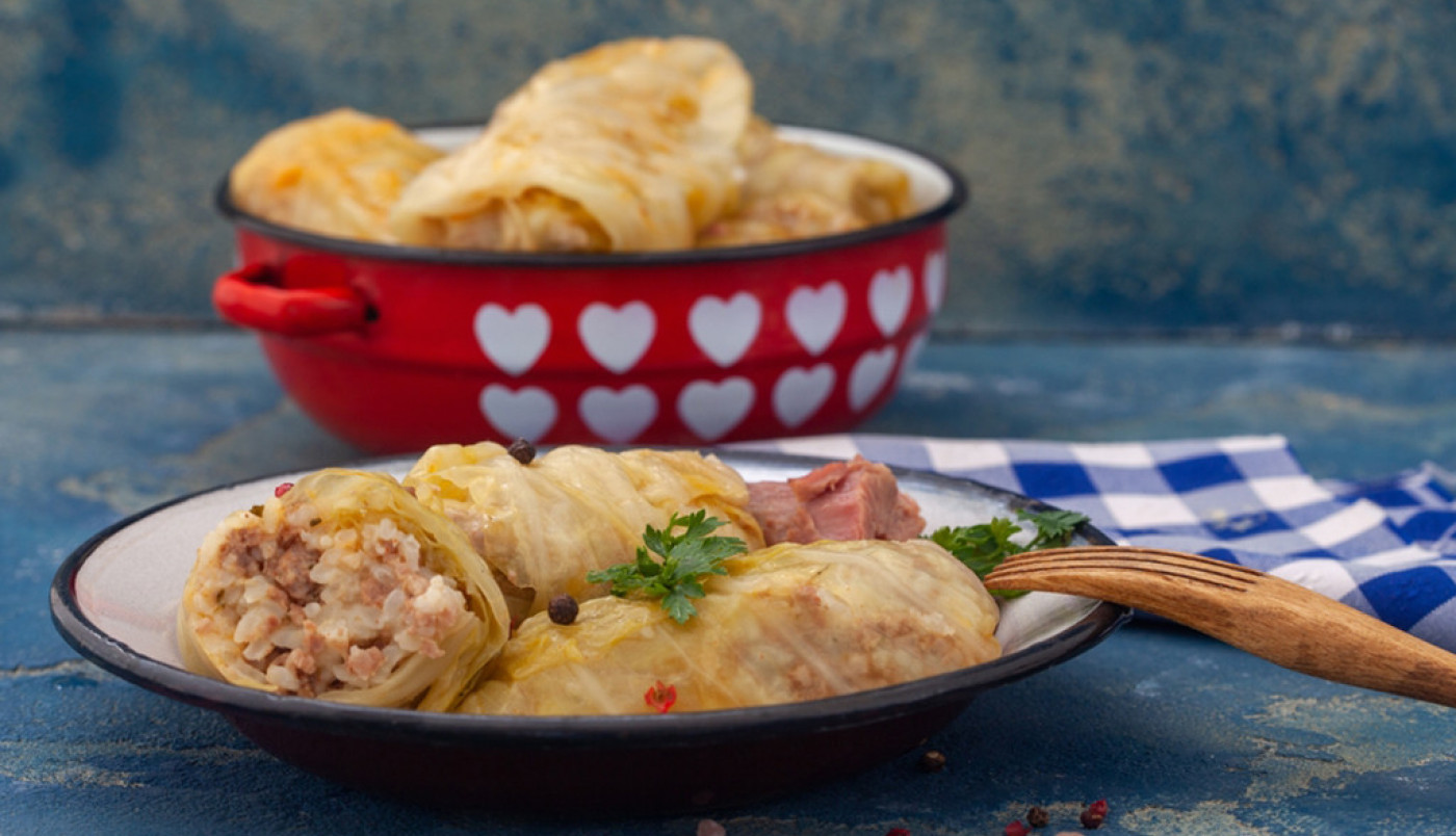 KAKO DA SE SARMA NE RASPADNE TOKOM KUVANJA: Tajni sastojak naših baka pravi veliku razliku i garantuje savršen ukus i izgled omiljenog jela