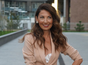 ISPLIVAO SNIMAK SANJE MARINKOVIĆ IZ PROŠLOSTI: Poznata voditeljka ovo krije kao zmija noge! (FOTO+VIDEO)