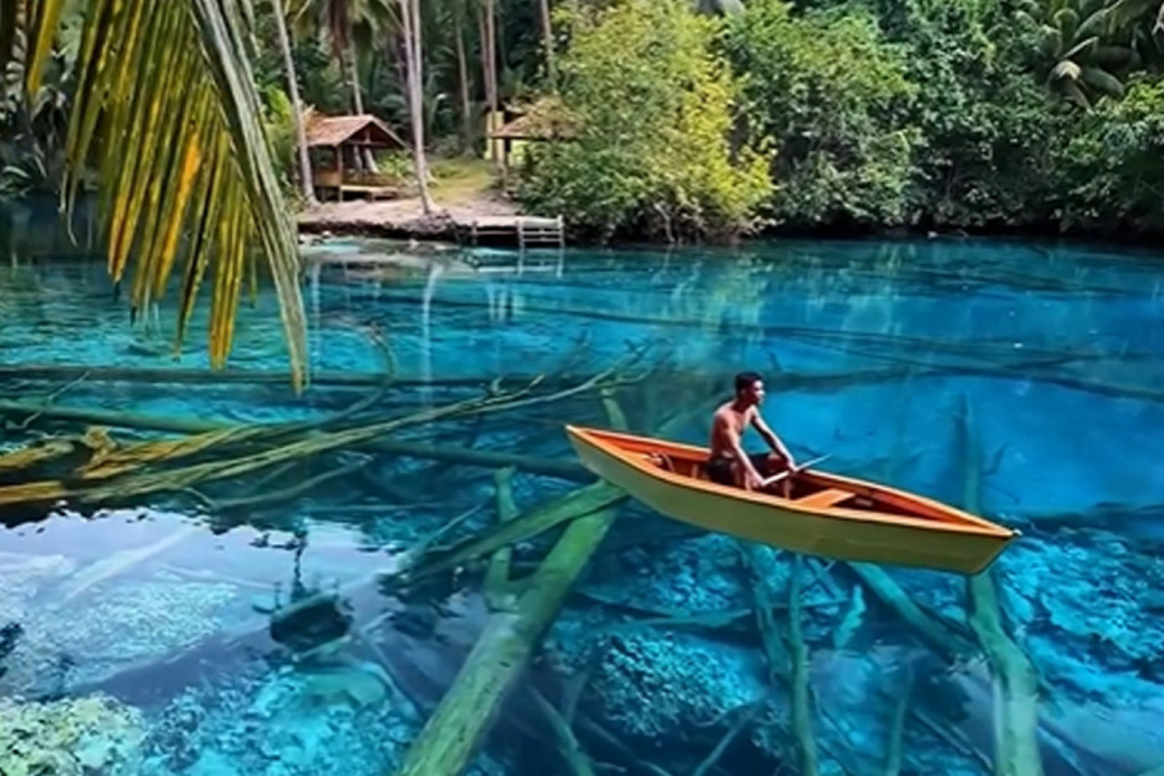 OVAKO PLAVO I PROZIRNO JEZERO NIKADA NISTE VIDELI: Skriveni dragulj Indonezije lepotom ostavlja bez daha (FOTO+VIDEO)