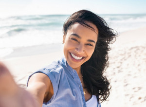 PRE DVE GODINE PRESTALA JE DA UPRAŽNJAVA INTIMNE ODNOSE: "Sad mi svi govore da izgledam bar 10 godina mlađe!"