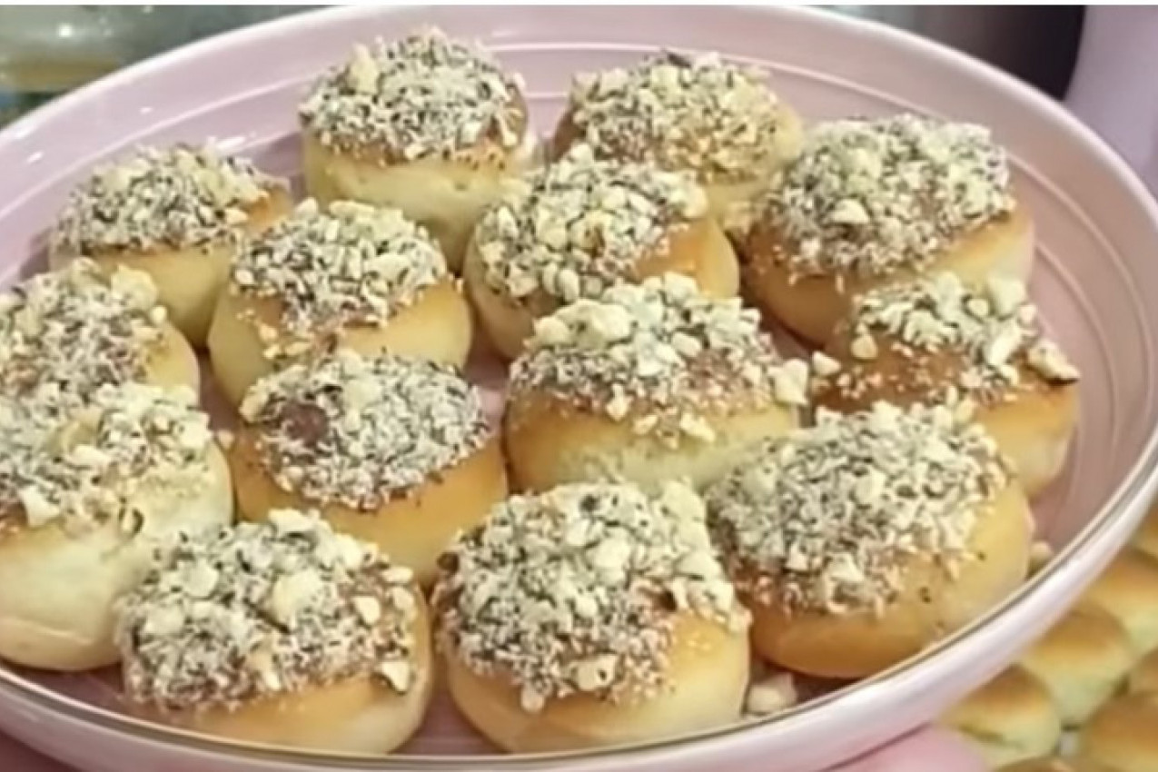 EVO KAKO DA NAPRAVITE POSNE MLADENČIĆE: Dodajte im malo oraha i ukus će vas raspametiti (FOTO)